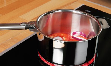 Comment nettoyer efficacement une plaque à induction ?
