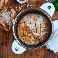 👩‍🍳 Aujourd'hui, découvrez le PORTRAIT GOURMAND de Marie-Annick, Démonstratrice de vente au magasin d'usine CRISTEL et sa recette de pain au levain.