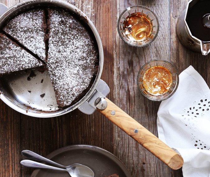 Comment éviter que les aliments ne collent dans l'inox ?