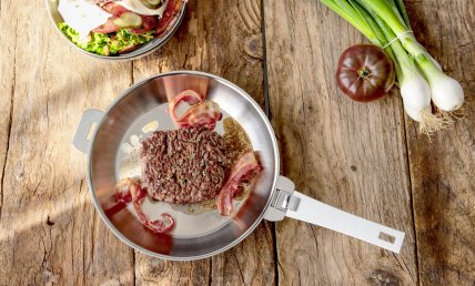 5 étapes pour cuire votre viande avec une poêle inox