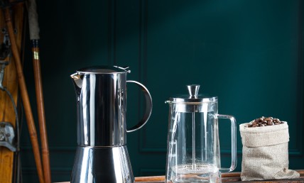 Faire du bon café : cafetière italienne ou cafetière à piston ?