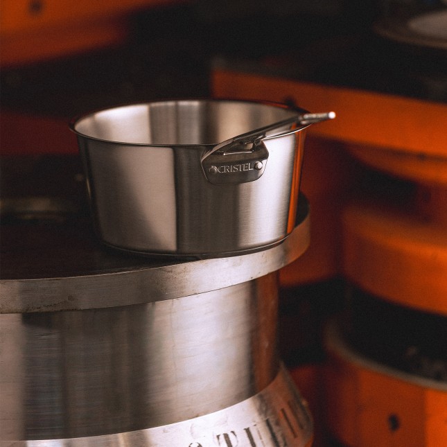 Brushed-finish stainless saucepan 4