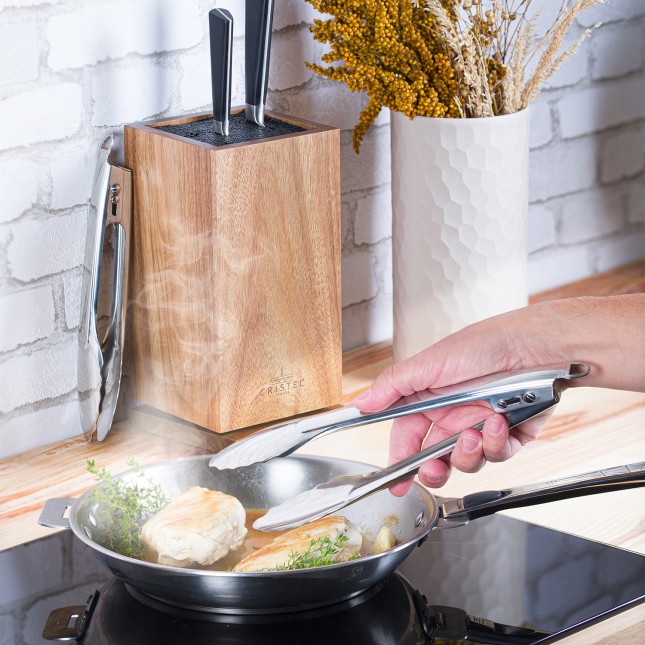 Self-locking service tongs 4