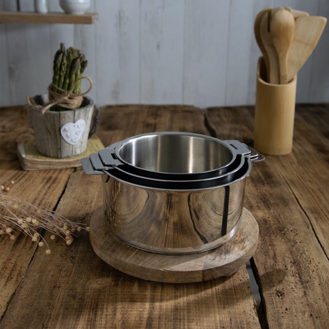 Set of 3 stainless steel saucepans + 1 removable handle 3