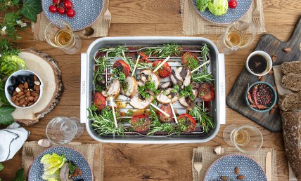 Epaule d'agneau roulée, farcie aux pruneaux et amandes