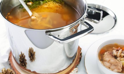 Cuisses de lapin pochées et minestrone de légumes